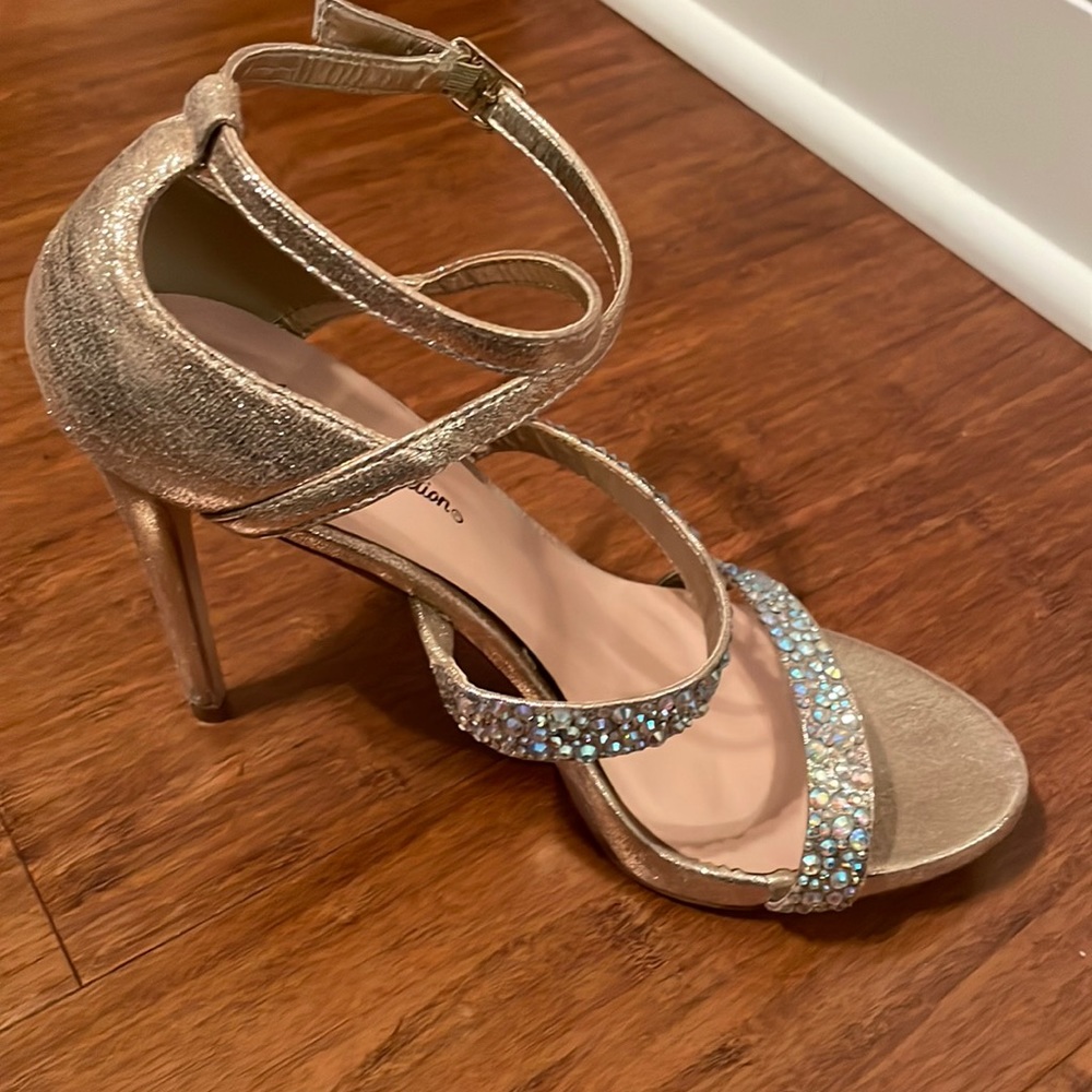De Blossom Collection Angie-18 Gold Jewel Heels
